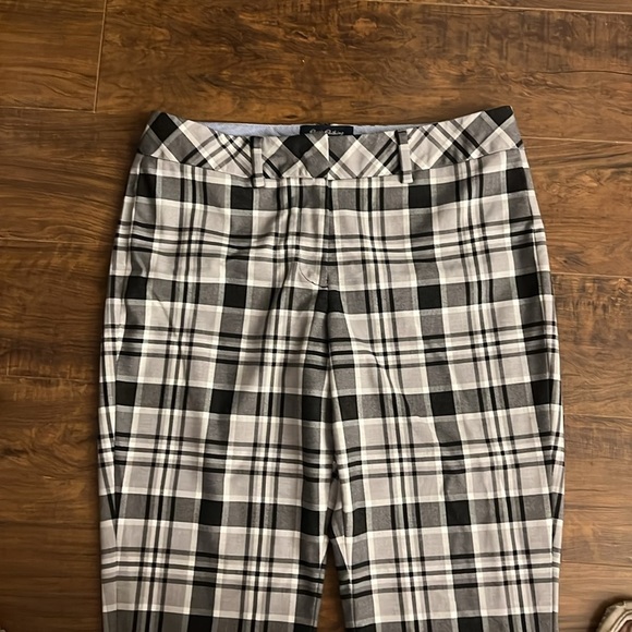 Lands’ End Women’s Plaid Cropped Pants, Size 12. - Picture 2 of 12